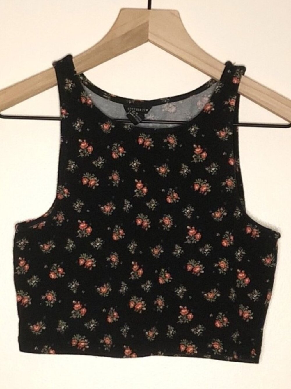 Black Crop Top Red